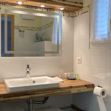 B&b-les Balcons De Maragon 4*