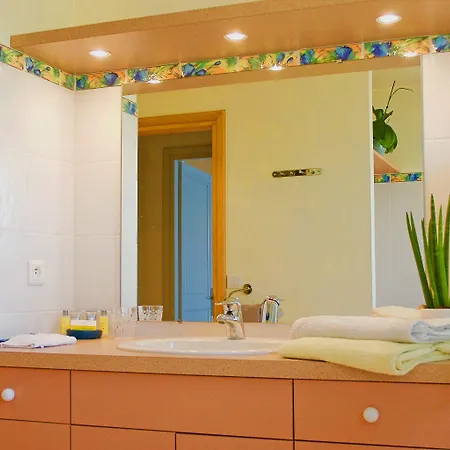 B&b-les Balcons De Maragon Bed & Breakfast 4*